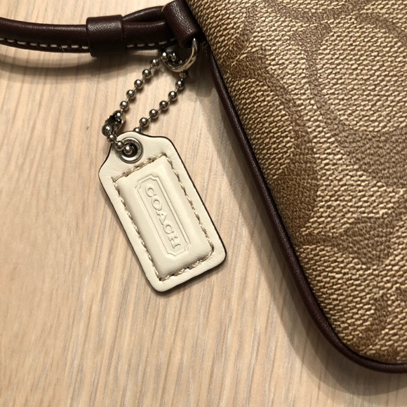 Coach wristlet - Picture 4 of 5